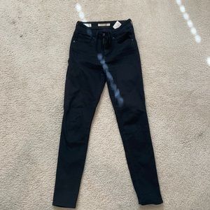 Levi’s 721 high rise skinny jeans in black
